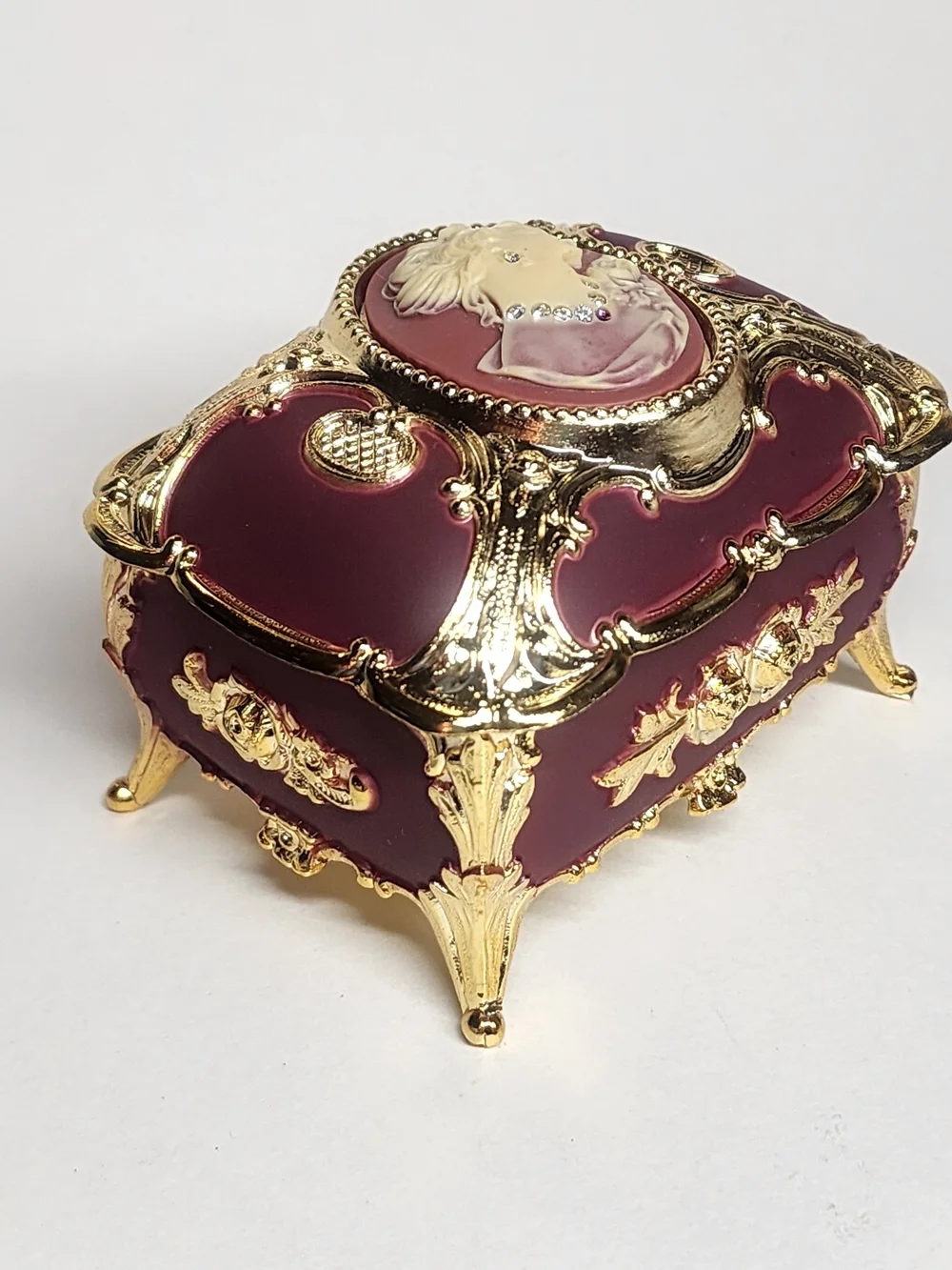 New Antique Style Cameo Red Gold Music Jewelry Box Diamond Rhinestones